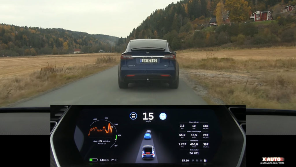 Tesla equipped with radar and Autopilot 8.0 update can detect 2 vehicles at the front