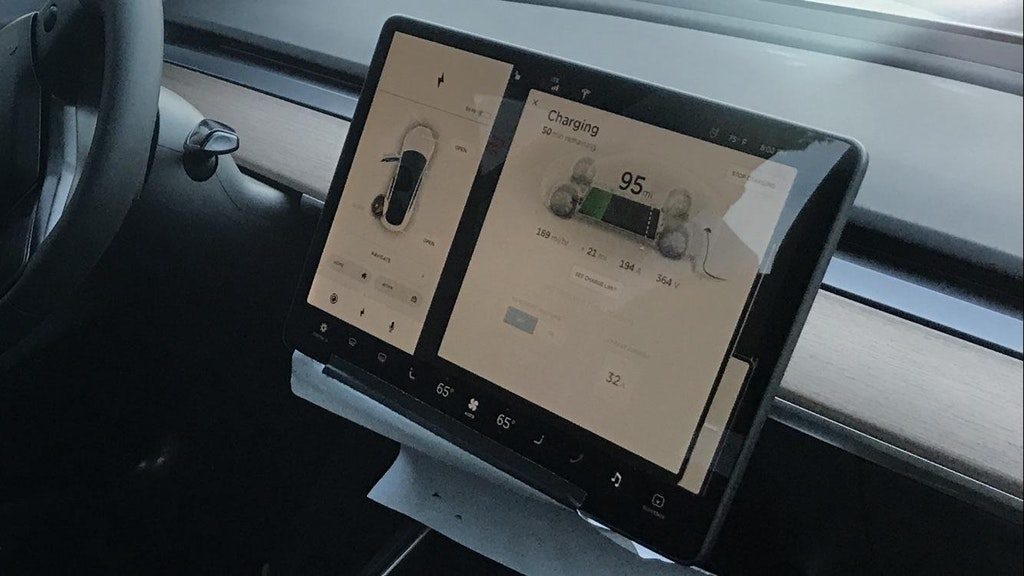 Tesla Model 3 - Screen interface closeup