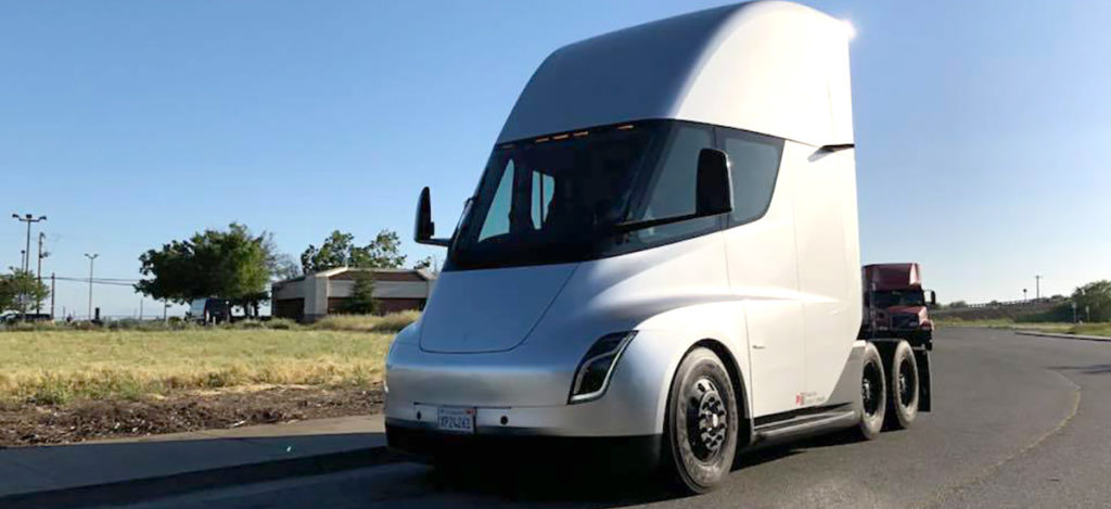 Tesla Semi Truck spotted going back to Gigafactory