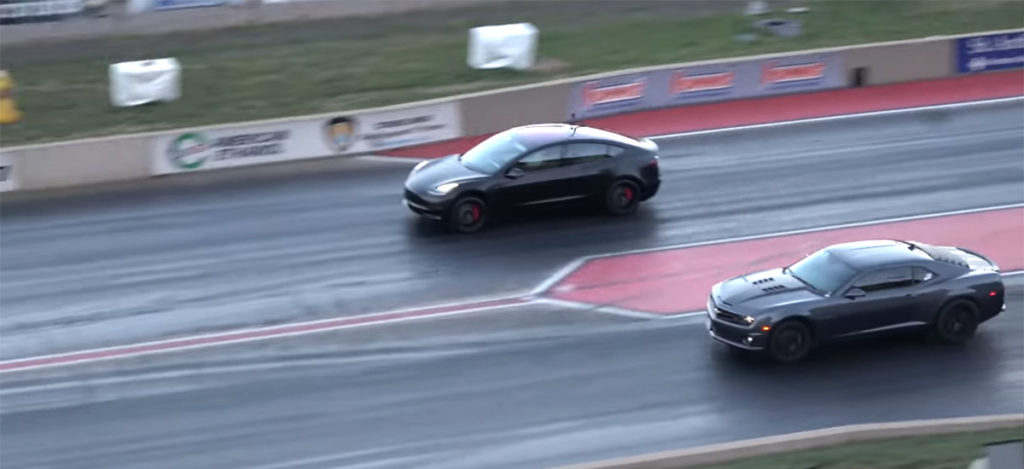 Tesla Model 3 Performance vs Chevrolet Camaro SS in a 1/4 mile drag race.