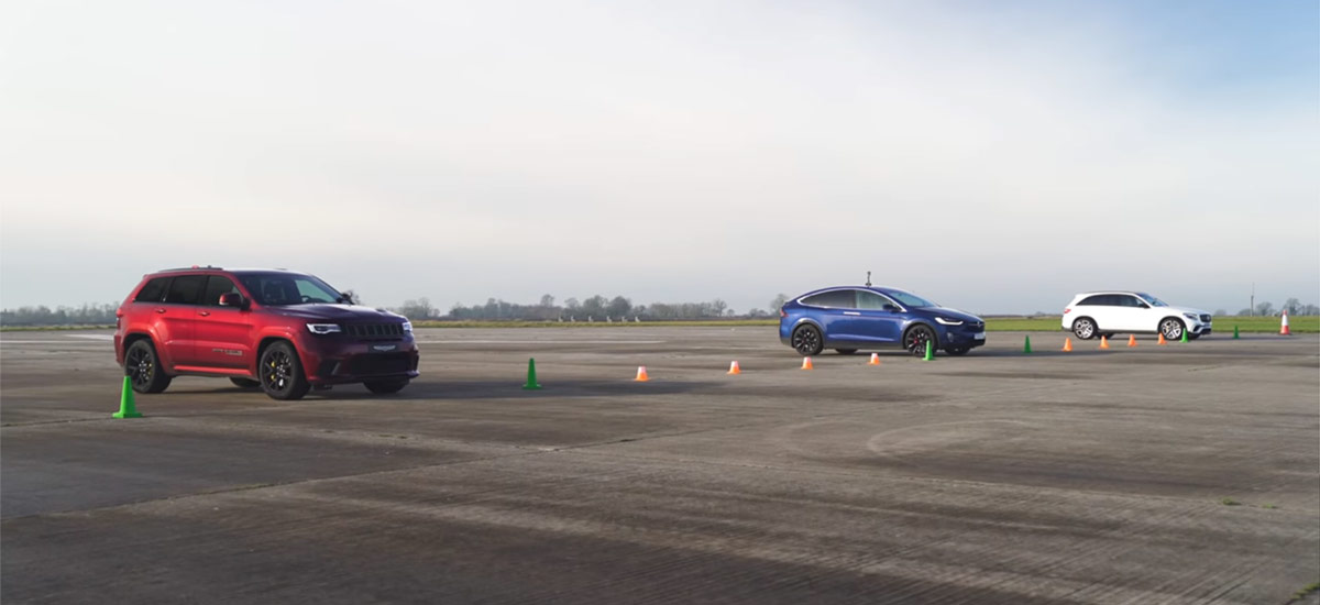 Tesla Model X P100D vs. Jeep Trackhawk 1/4 mile drag race