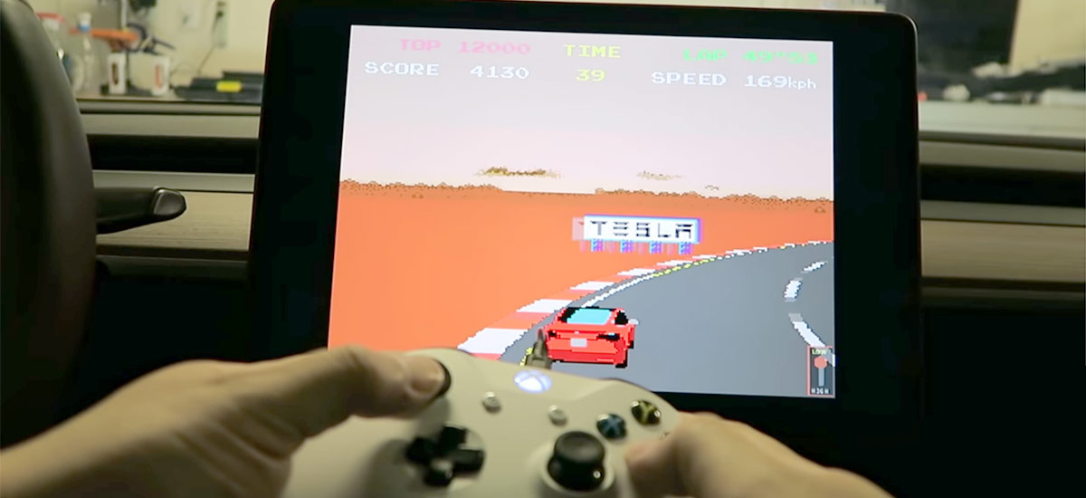 Playing Tesla Atari Games with USB XBOX One, PS4 and PC Controllers in a Tesla Model 3