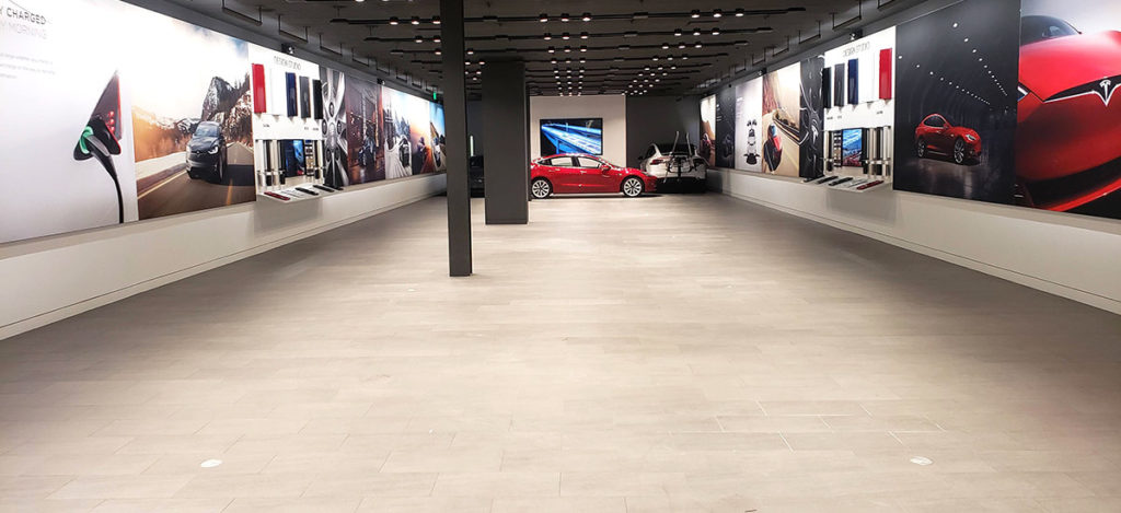 An almost empty Tesla Store, getting ready for the online sales model.