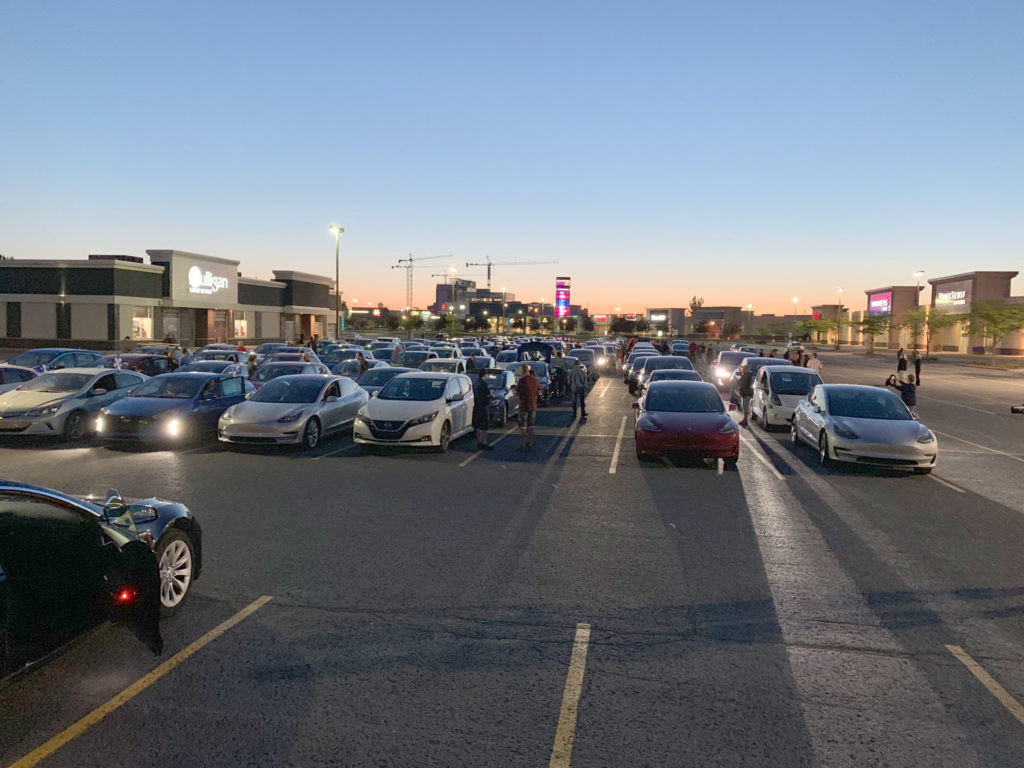 Convoy of 520 Teslas and EVs cross Montreal's Champlain Bridge.