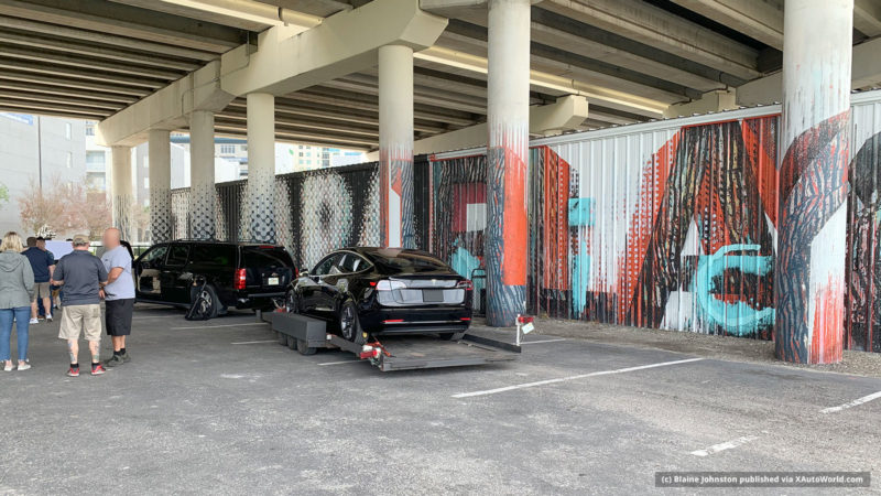 Recording of the Tesla Model 3 autonomous fleet on a expressway in Tampa, Florida.